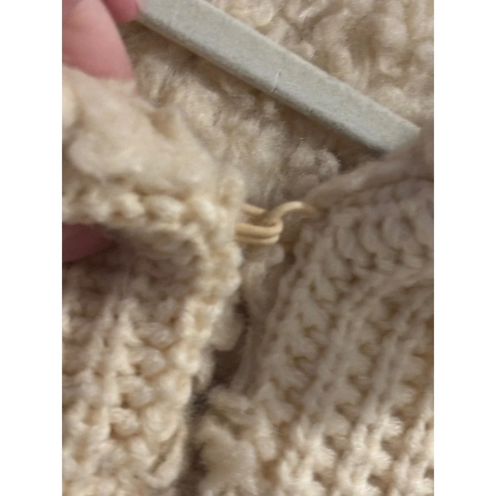 AQUA Reversible Cable Knit & Faux Fur‎ Vest - Cream XS